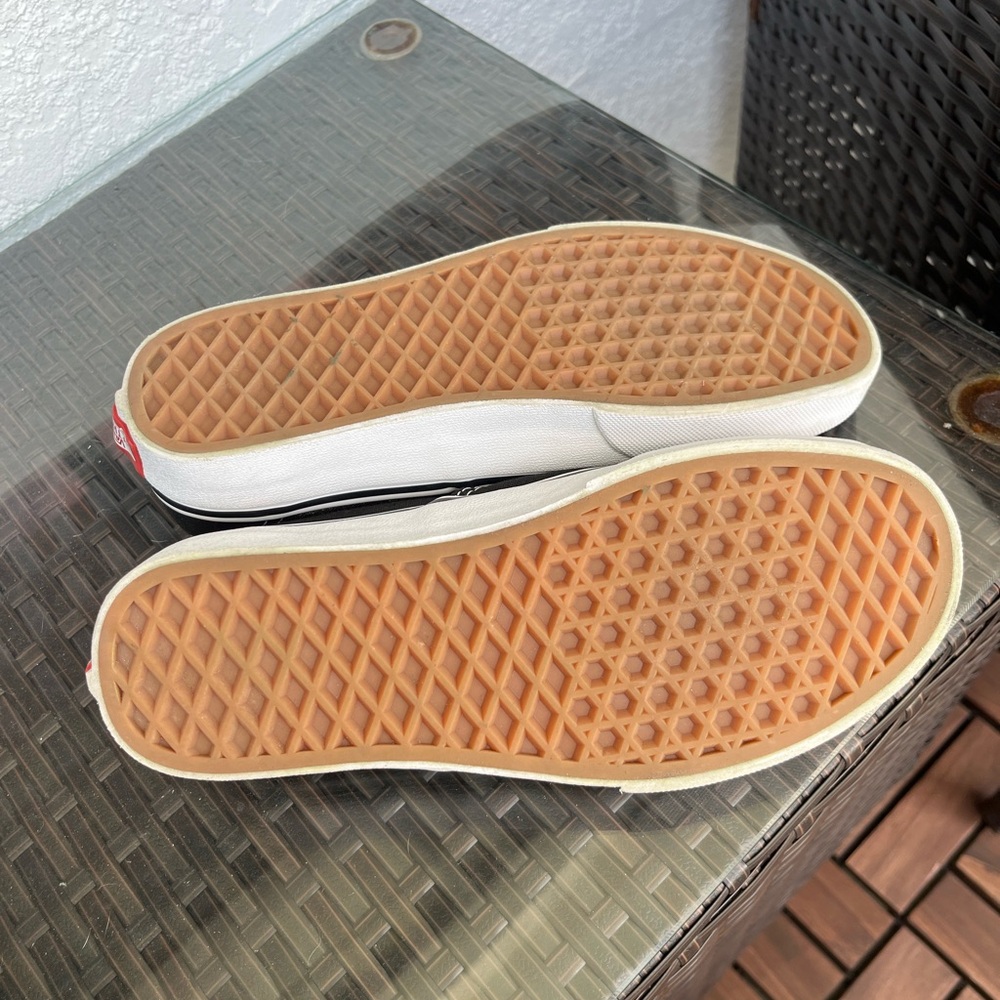 VANS Authentic Shoe - Picture 3 of 3